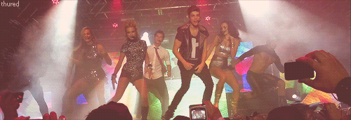 fofinholuar:  luarseraeterno:  Meus ídolos são ótimos dançarinos…  Lindosss