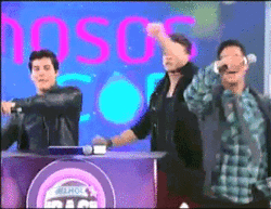 fofinholuar:  luarseraeterno:  Meus ídolos são ótimos dançarinos…  Lindosss