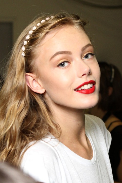 walkprada: voguemuse:she’s perfect………..,Frida never fails in making me fall in love at her ♥ 