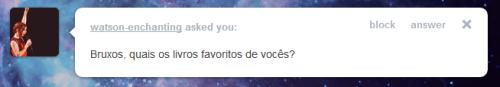 cookies-da-doninha:  ask-hp-pj-thg:  Rony: Os Contos de Beedle, o Bardo, com certeza.  Hermione: Tenho quase certeza que ela está perguntando de livros trouxas, Rony.  Rony: Hm, whatever, o único livro trouxa que li foi Percy Jackson, então…  Hermione: