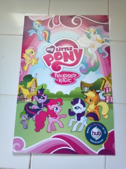 scootalooue:  maxveers:  MLP STUFF GIVEAWAAAAAAAAAAAAAAY