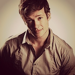 Sex Ed Speleers pictures