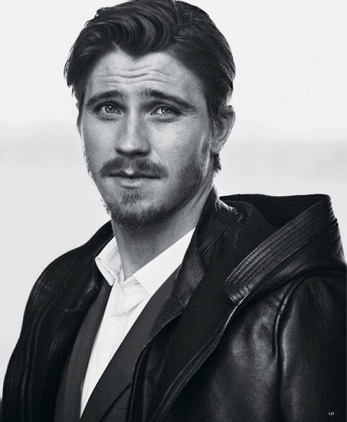 Porn Pics visuallyoverwhelming:  Garrett Hedlund 