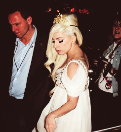 ladyxgaga:  Gaga returning to her hotel in London earlier.