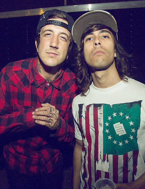 ill-be-the-brightest-someday:  thug lyfe