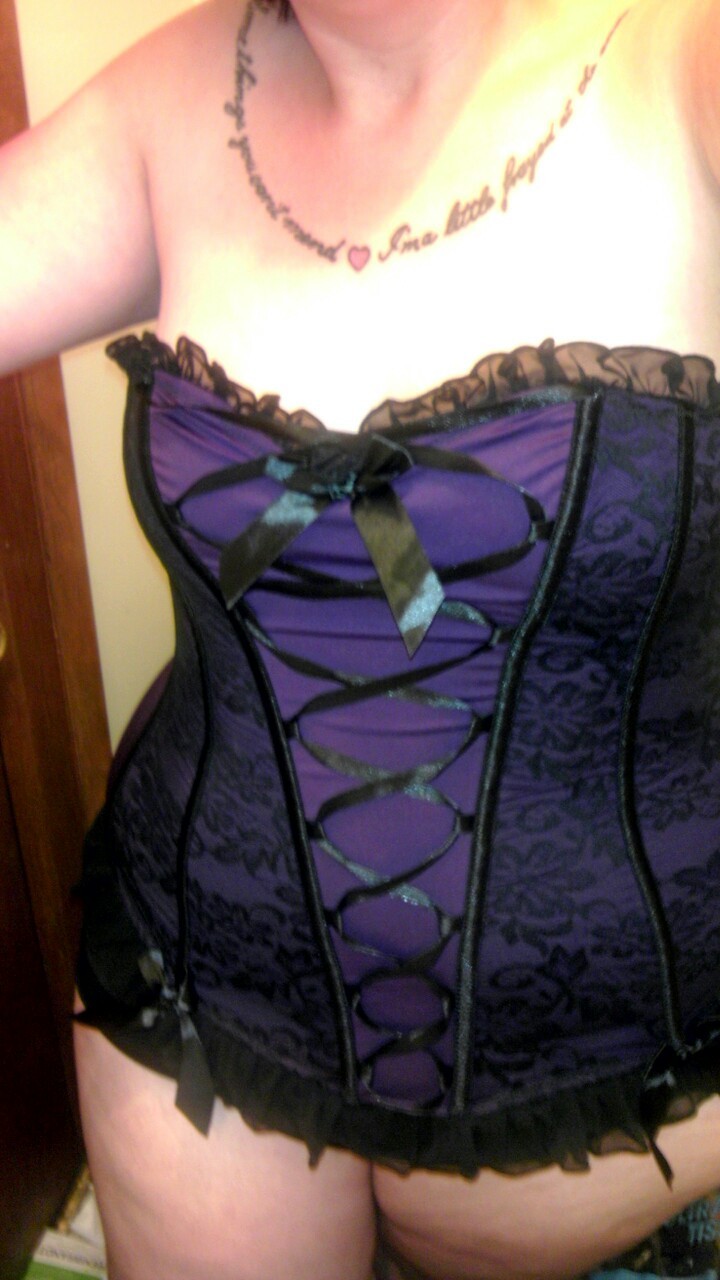 killerkurves:  thecurvygoddess:  My ask box is hungry Purple corset style bustier