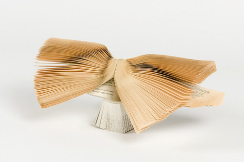 devidsketchbook: BOOK ART BY SAMANTHA Y.HUANG Samantha Y. Huang was born in 1985, in Changhua, Taiwa