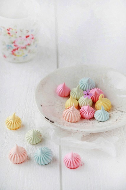 anything-pastel:  Click for more pastel goodness. 
