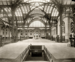 lostsplendor:  Penn Station, 1910 (via) 