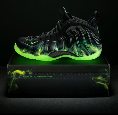 skymightfall:  Nike Air Foamposite One “ParaNorman” After the Twitter competition to win your own pair closed last month, Laika Studios (the film’s creators) are auctioning off eighty pairs over eBay with 70% of the profits going to charity.  Nike