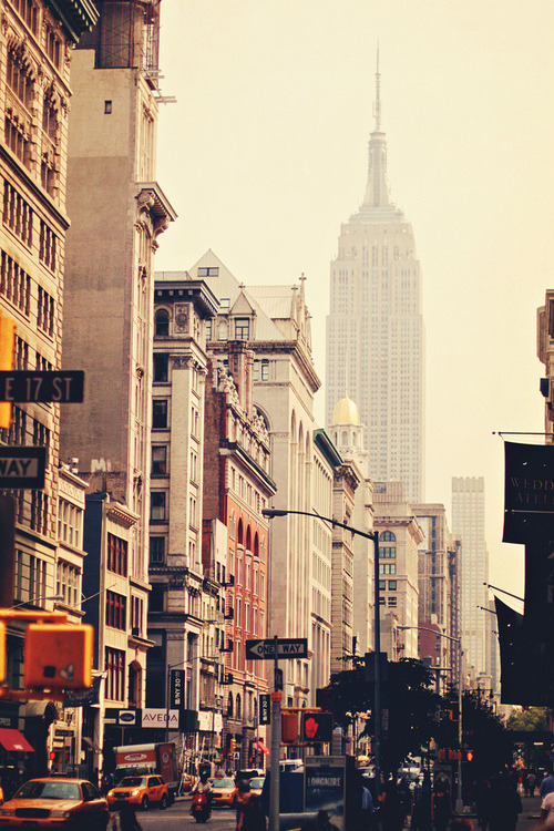 gameofpenguins:  I was leaving the Javits Center once and I had this exact view of