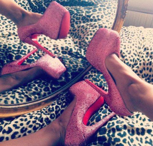 expensive-bitches:  x