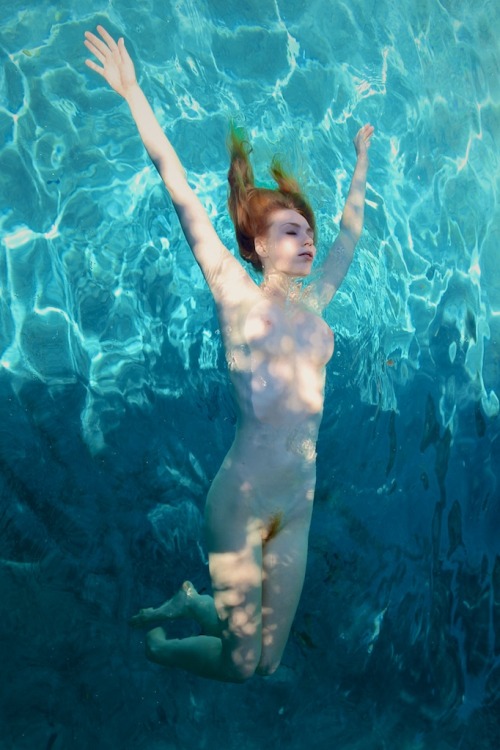 Porn photo splicepicturesx:  Andei (floating) 