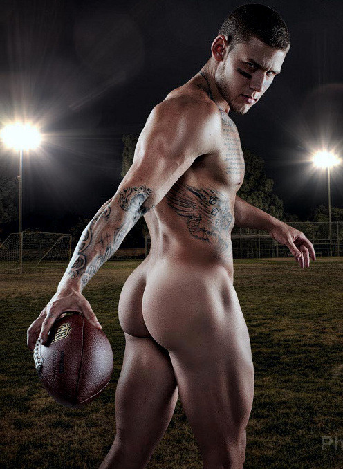 bottombearcub:  I have such a soft spot for tattooed guys that look like bad boys.