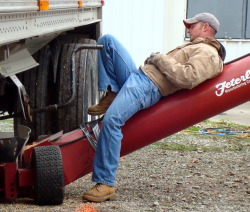 leatherjock:  realmenstink:  SEXY BLUE COLLAR DUDE !!!  Random Eroticism