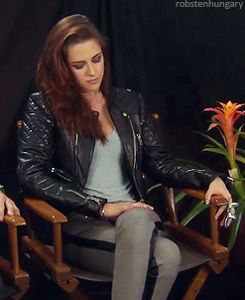 robstenhungary:  Kristen missing her English Boyfriend ♥ 