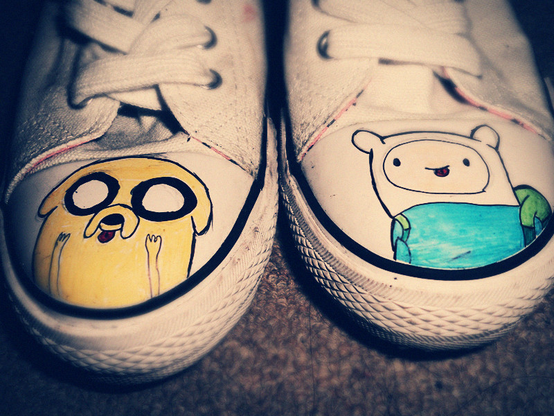 urloveisadrugg:  Chupenme las zapatillas u-u (? Por lo menos :c digo, si no me quieres