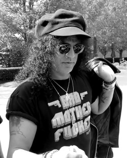 rockandrollfantasies:  Slash is perfect &lt;3 