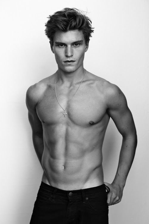 malemodelscrush:  Oliver Cheshire @Oliver_Cheshire  by Arnaldo Anaya-lucca @arnaldoanaya  follow my twitter @patinyaboonto  source: homotography 