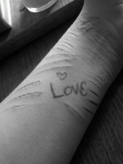 eternal-death:  Suicide awareness day! I’m here for anyone who needs to talk. Love you guys &lt;3 