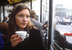  Kate in Paris 