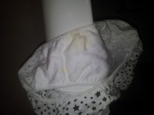 dirty29 (dirty29panties29@hotmail.com) submitted this to dirtypants