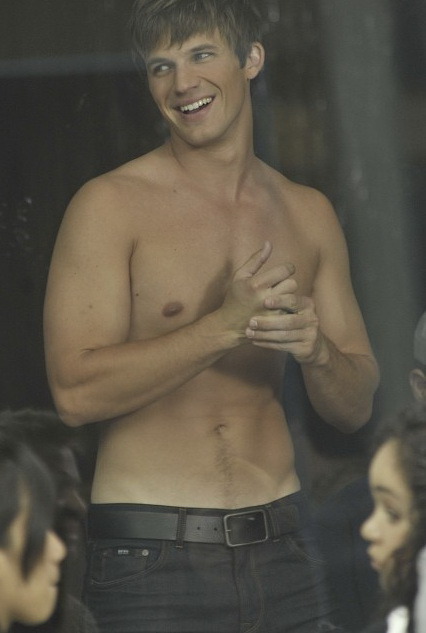 shirtless-naked-celebs:  Matt Lanter 