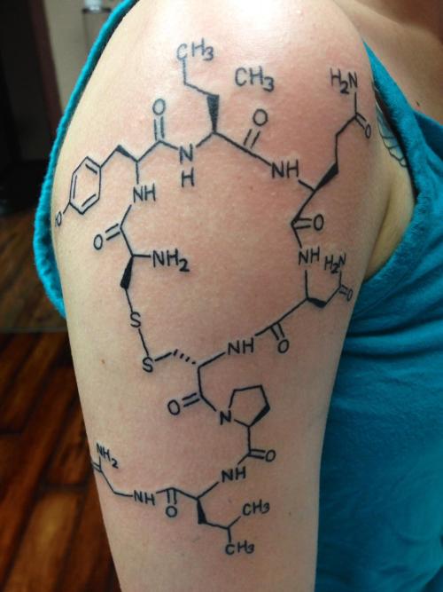 fuckyeahtattoos:This is my third tattoo and by far my favorite. It’s the molecular structure of Oxyt
