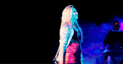 uma-lovatic-de-skate:  Demi disse que tem seus melhores fãs no Brasil.  - Demi Facts# 