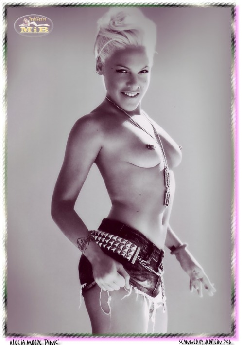 cowbellpapageorgio: Pink, the singer, topless