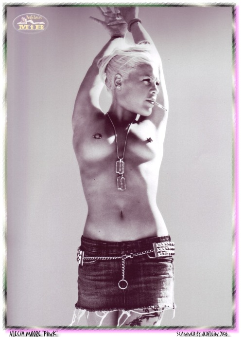 cowbellpapageorgio: Pink, the singer, topless