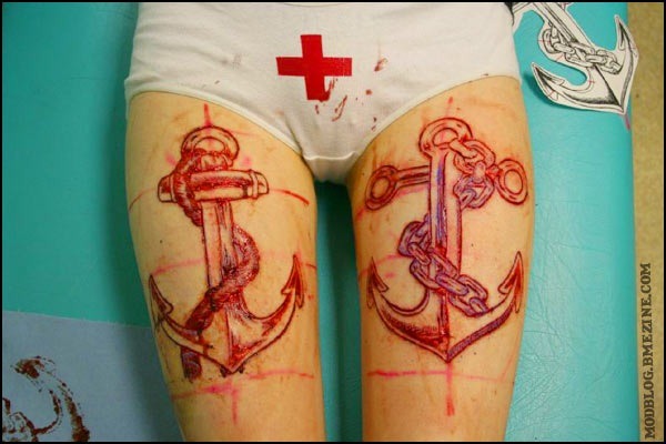 Woman cuts off boyfriends name tattoo