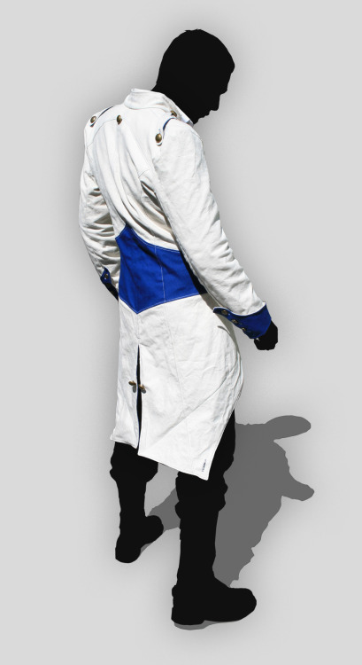 geschmacksneutral:  volantedesign:  Ancestors: Kenway At long last, here it is, the Kenway coat. Based on Connor Kenway’s revolutionary war regimental assassin coat. It sports turnback center panels with reversible zippers so it can be worn open or