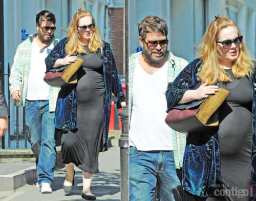 detalhesinuteis:  Adele pregnant