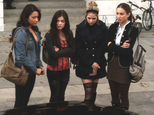 milfycyrus:  MY BABIES KDJBSJHFBDSHFBD