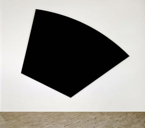 museumuesum:  Ellsworth Kelly Black Panel II, 1985 Oil on canvas, 255.3 x 317.5 cm (100 1/2 x 125 in.) 