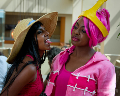 so-treu:  kuruseiru:  squeakyneesie:  Me and my best friend, meowling-quim, as Marceline the Vampire Queen and Princess Bubblegum. <3 I love her so much hahaha  Oh You Are My Best Friends In The WorldYou Are My Best Friends In The World Thats Right