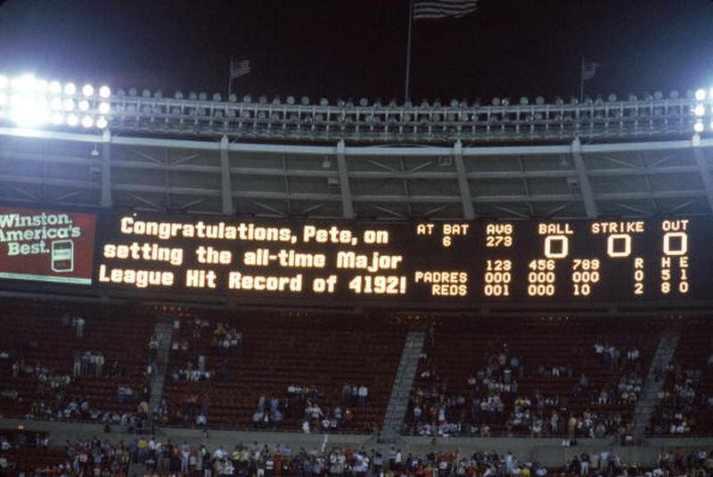 BACK IN THE DAY |9/11/85| Pete Rose breaks Ty Cobb&rsquo;s record and sets the