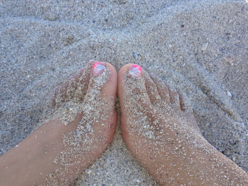 Sandy toes to start of the day anyone