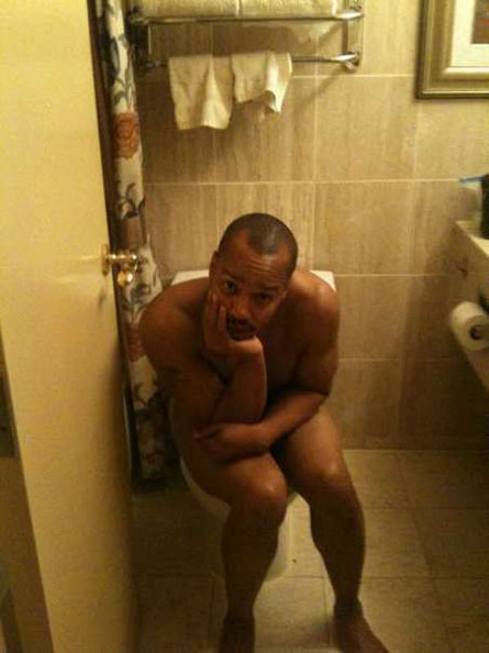 malecelebritiesnaked:  Donald Faison naked on the toilet.