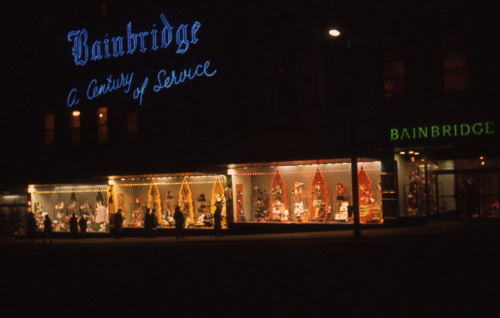 Bainbridge&rsquo;s department store, Newcastle upon Tyne, Christmas 1962 (via Tyne &amp; Wear Archiv