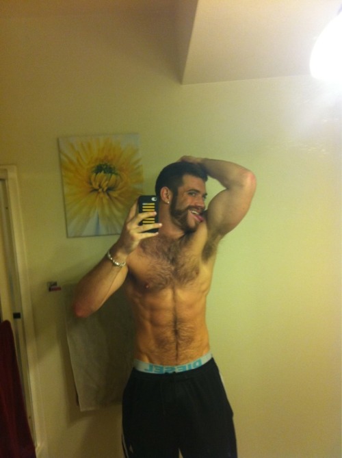 silvacubaz:Trent Locke is sooo sexy