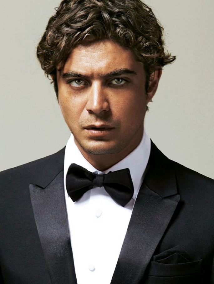 Riccardo Scamarcio
Italian macho