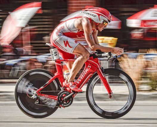 swimbikerunlive:  Gomez going hard