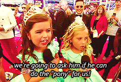 thebarbieshow:  Psy teaching Sophia Grace and Rosie the “pony dance” 