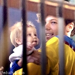 thebabyluxers:  ‘Lou, give Lux a big kiss for me! Happy birthday Luxy!’ - ‘Massive happy birthday to the most beautiful one year old :)’ ♥ 