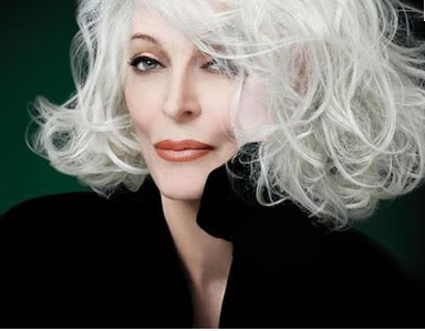 inthewetstarlight:  Talk about aging gracefully… Carmen Dell’Orefice, New York Fashion Week’s oldest model at age 81.  