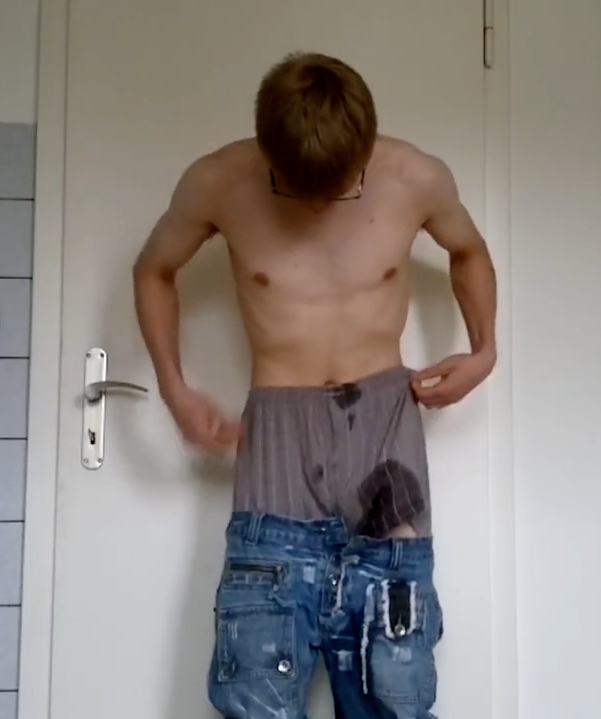 pissinghispants (my old tumblr):  geil meine hose vollgemacht (kaiomane pissing in