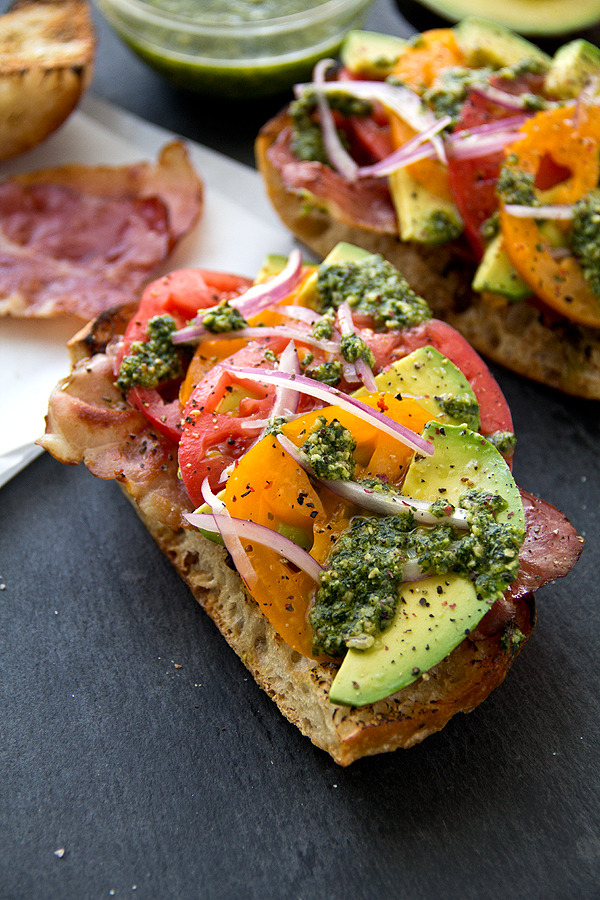 beautifulpicturesofhealthyfood:  Crispy Prosciutto And Avocado Salad Toasts…RECIPE