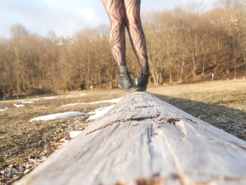 cupcakesncannonballs:oh hey, my legs